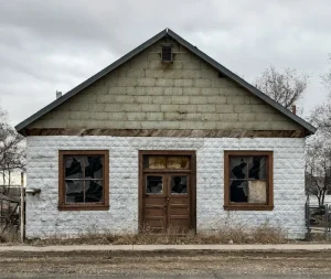 Gdzie wyrzucić szkło hartowane? [2026] Kompletny poradnik