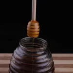 Prawdziwy miód: Jak rozpoznać naturalny produkt w 5 prostych krokach